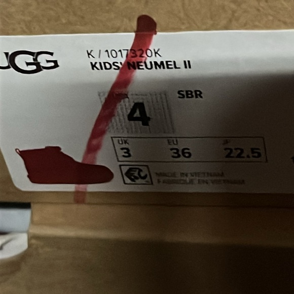 UGG NEUMEL - Picture 6 of 6